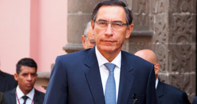 Congresista peruano presenta denuncia constitucional contra el expresidente Martín Vizcarra