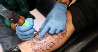 Detectan sustancias en las tintas para tatuajes que podrían causar graves problemas de salud