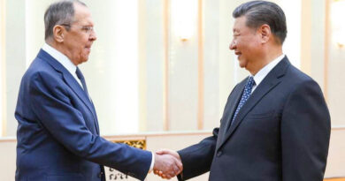 Xi Jinping y Lavrov se reúnen en Pekín
