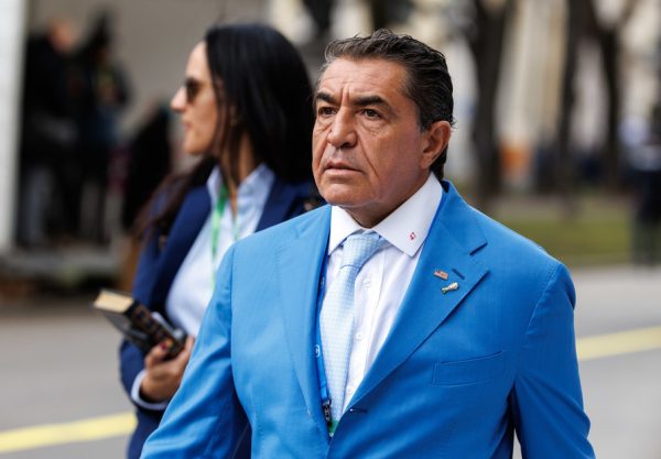 "20.000 millones de dólares en 20 minutos": el hombre que mueve acuerdos globales para Trump