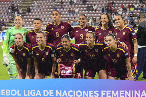 Vinotinto Femenina