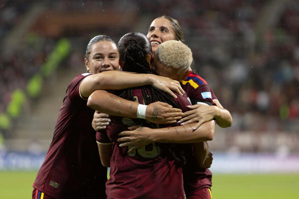 Vinotinto Femenina