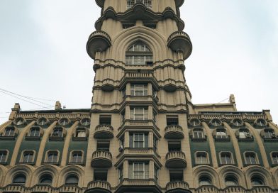 Carlos Julio Heydra Castillo: Arquitectura Inspirada en Libros